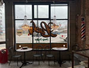 Restaurant with indoor seating near me deals